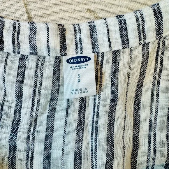 Old Navy | Linen-Cotton Striped Flutter Sleeve Top - Picture 9 of 12
